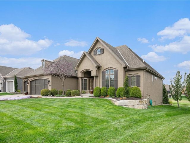 Homes for Sale in Kansas City, MO 64155 | 2804 NE 102nd Terrace