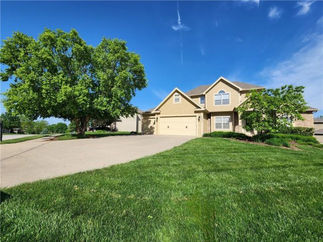 Homes for Sale in Parkville, MO 64152 | 14650 NW 66th Terrace