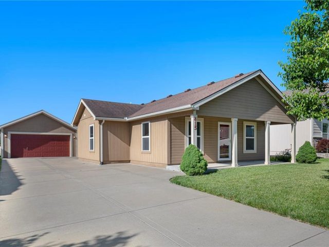 Homes for Sale in Kearney, MO 64060 | 415  Evening Star Drive