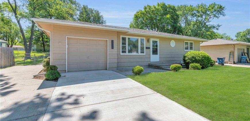 Homes for Sale in Gladstone, MO 64119 | 6505 N WALROND Avenue