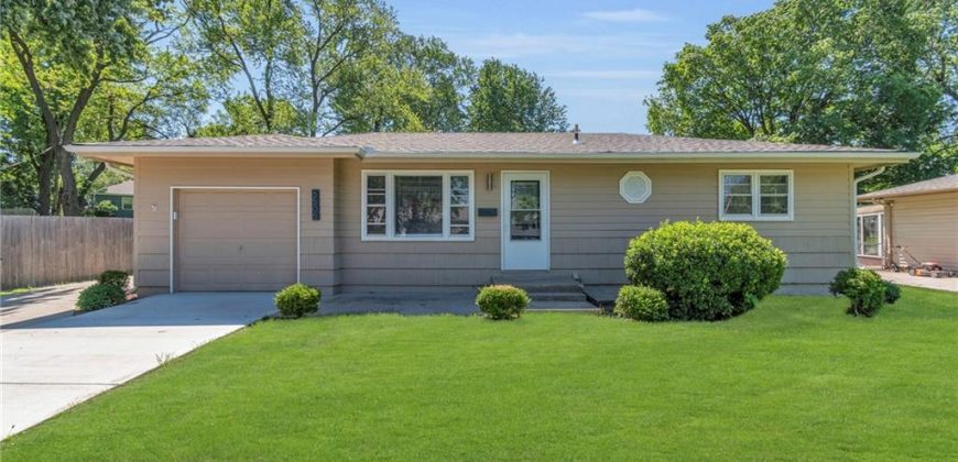 Homes for Sale in Gladstone, MO 64119 | 6505 N WALROND Avenue