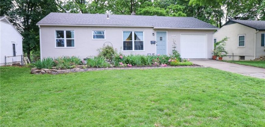 Homes for Sale in Gladstone, MO 64118 | 5904 N Howard Avenue