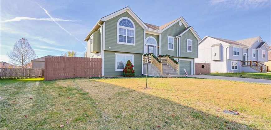 Homes for Sale in Smithville, MO 64089 | 401  Lake Meadows Drive