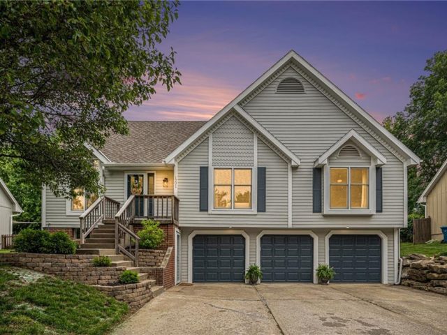Homes for Sale in Liberty, MO 64068 | 1201  Wellington Way