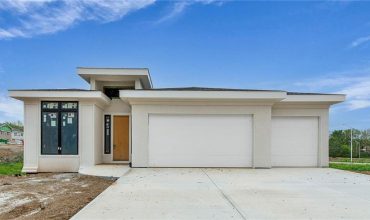 Homes for Sale in Kansas City, MO 64154 | 2611 NW 84th Terrace