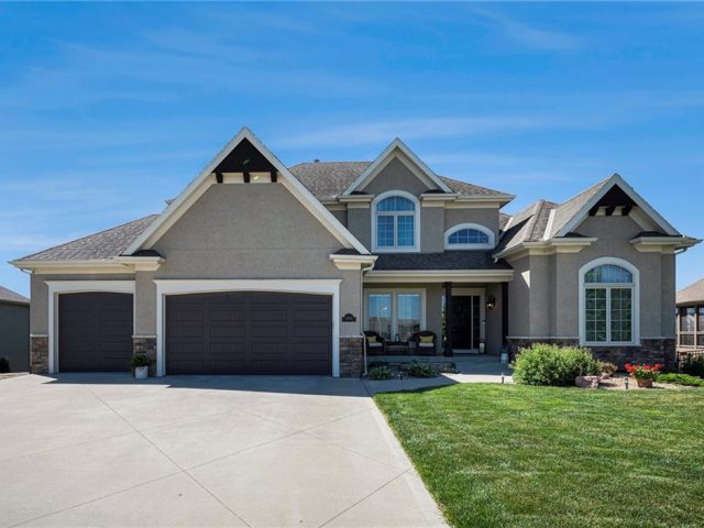 Homes for Sale in Kansas City, MO 64155 | 3009 NE 102 Terrace