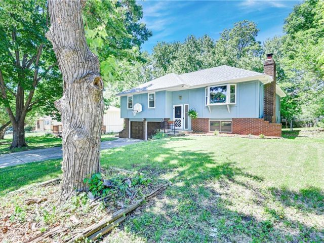 Homes for Sale in Kansas City, MO 64152 | 7608 N Serene Avenue