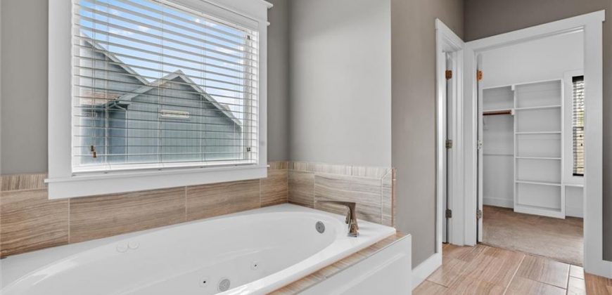 Homes for Sale in Kansas City, MO 64157 | 9605 N Home Avenue