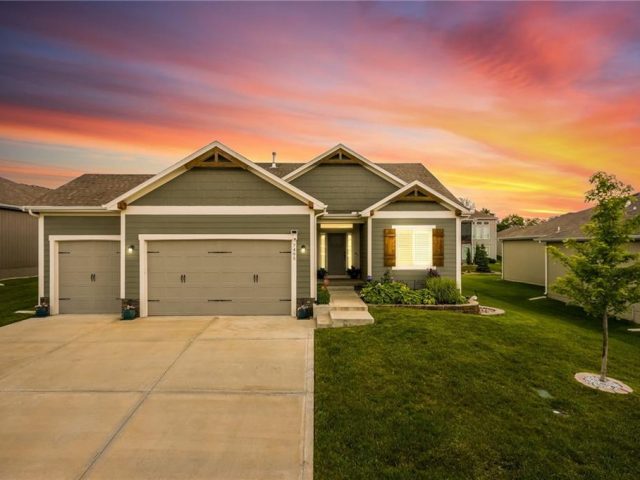 Homes for Sale in Parkville, MO 64152 | 7495 NW Chambers Court