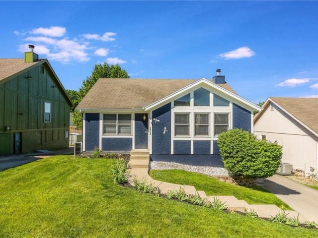 Homes for Sale in Kansas City, MO 64118 | 6248 N Mercier Street