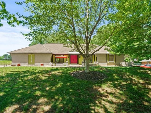 Homes for Sale in Kansas City, MO 64118 | 1038 N Woodland Court
