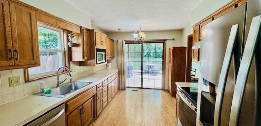 Homes for Sale in Liberty, MO 64068 | 1125  Amesbury Avenue