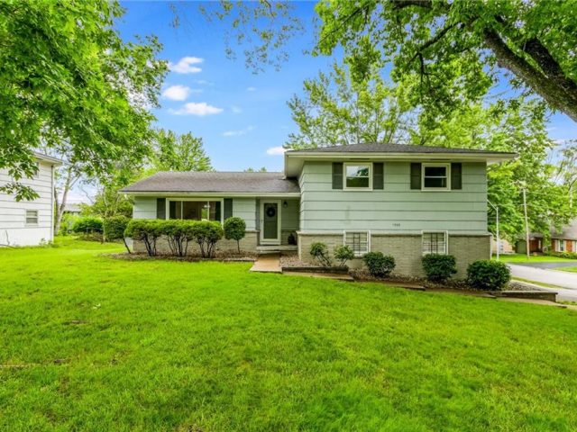 Homes for Sale in Kansas City, MO 64118 | 1503 NE 51st Terrace
