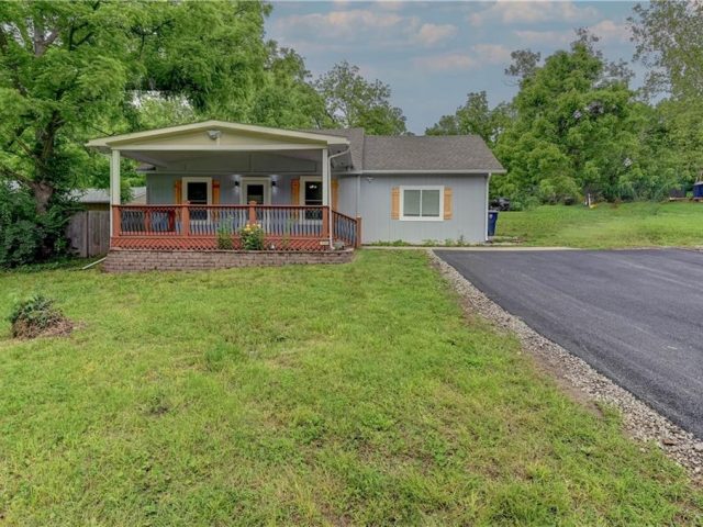 Homes for Sale in Kansas City, MO 64119 | 5318 NE 49th Street