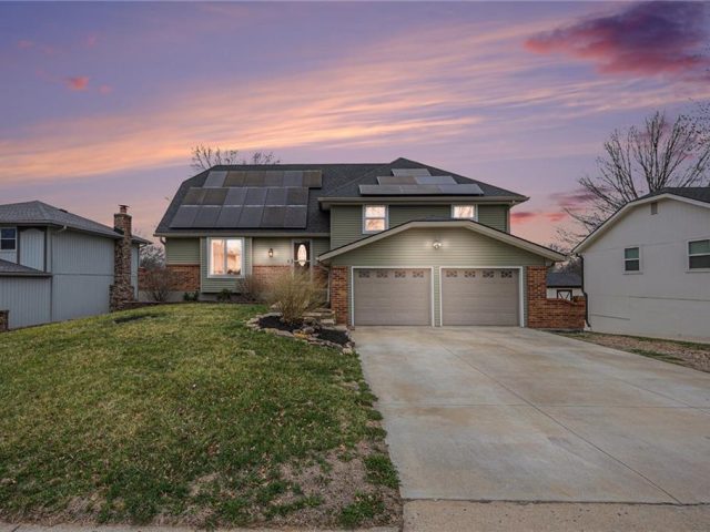 Homes for Sale in Liberty, MO 64068 | 1008  Bristol Way