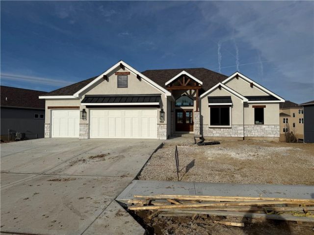 Homes for Sale in Parkville, MO 64152 | 13511  Terrace Park Drive