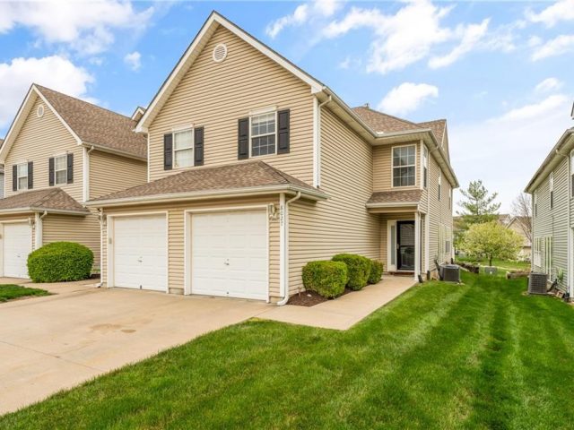 Homes for Sale in Kansas City, MO 64119 | 8027 N Elmwood Avenue