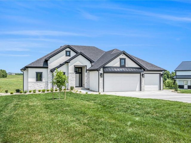 Homes for Sale in Platte City, MO 64079 | 10075 NW Hillsboro Road