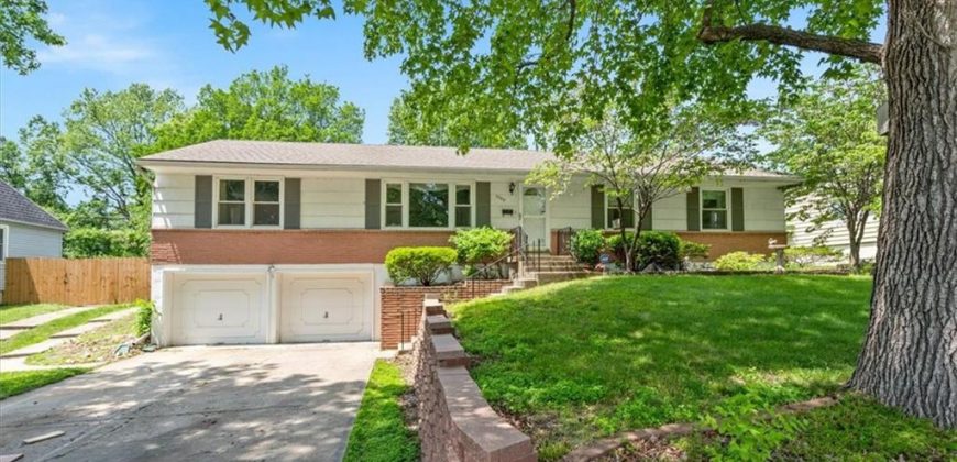 Homes for Sale in Kansas City, MO 64116 | 3320  Mohawk Lane