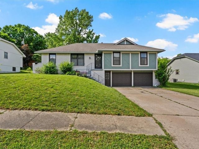 Homes for Sale in Kansas City, MO 64118 | 501 NW 66th Street