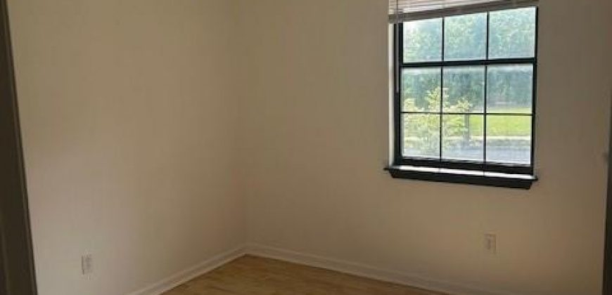 Homes for Sale in Gladstone, MO 64118 | 7037 N Holmes Street