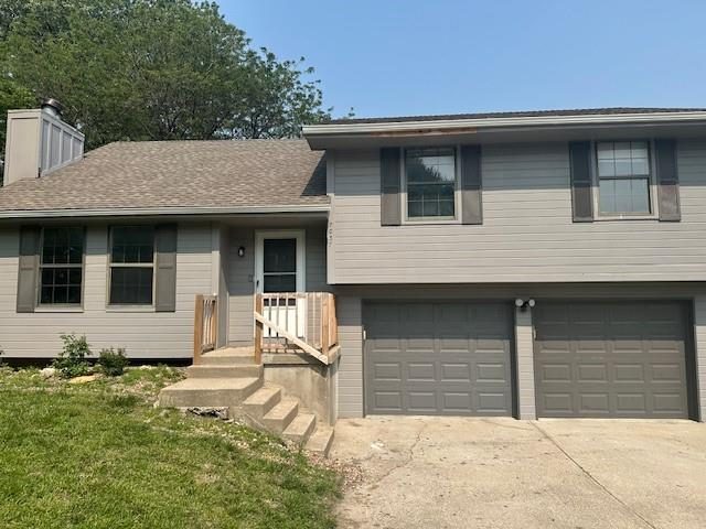 Homes for Sale in Gladstone, MO 64118 | 7037 N Holmes Street