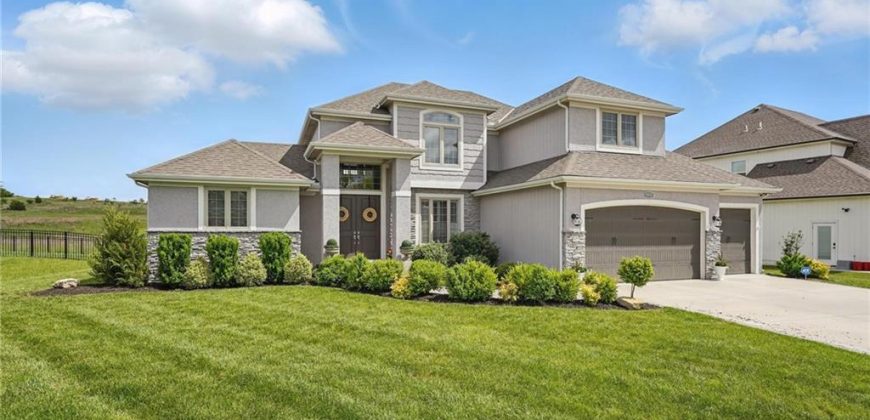 Homes for Sale in Kansas City, MO 64157 | 8833 N Crescent Avenue