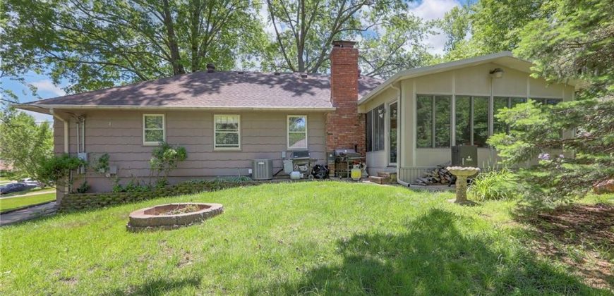 Homes for Sale in Kansas City, MO 64151 | 6902 NW BIRCH Court