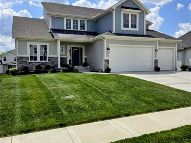 Homes for Sale in Kansas City, MO 64155 | 10748 N Hickory Court