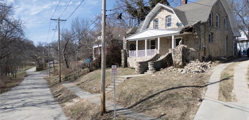 Homes for Sale in Excelsior Springs, MO 64024 | 214  Cliff Drive