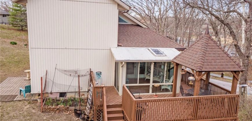 Homes for Sale in Lake Waukomis, MO 64151 | 756 NW South Shore Drive