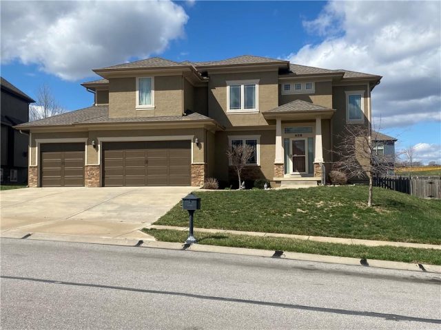 Homes for Sale in Kearney, MO 64060 | 408  Yolanda Circle