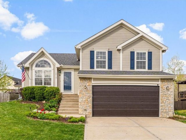 Homes for Sale in Kansas City, MO 64157 | 10118 N Lewis Avenue