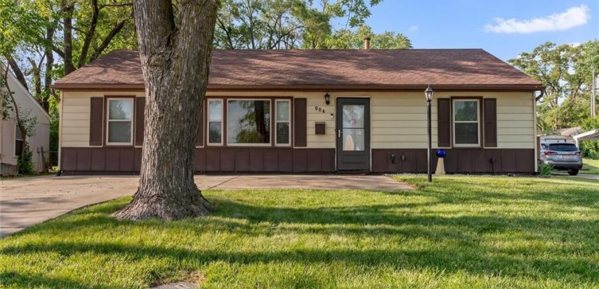 Homes for Sale in Gladstone, MO 64118 | 604  66th Terrace