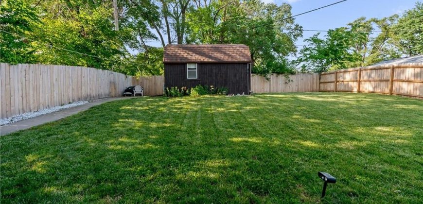 Homes for Sale in Gladstone, MO 64118 | 604  66th Terrace