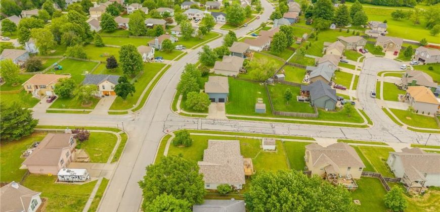 Homes for Sale in Kearney, MO 64060 | 1301  Stonecrest Drive
