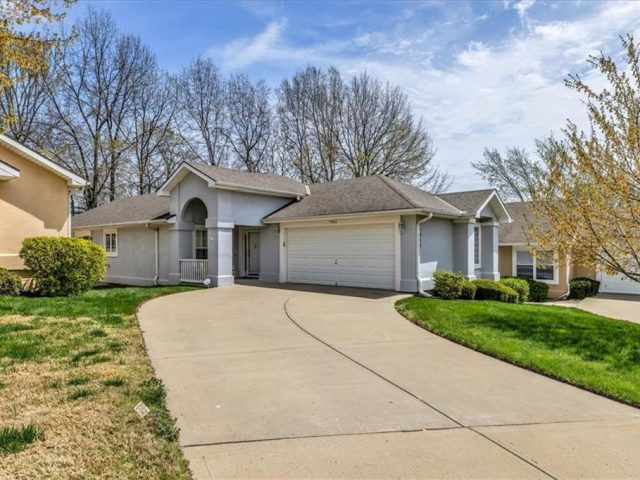 Homes for Sale in Kansas City, MO 64118 | 7911 N Cherry Street