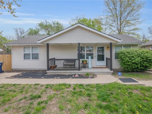 Homes for Sale in Kansas City, MO 64119 | 5821 NE Vivion Road