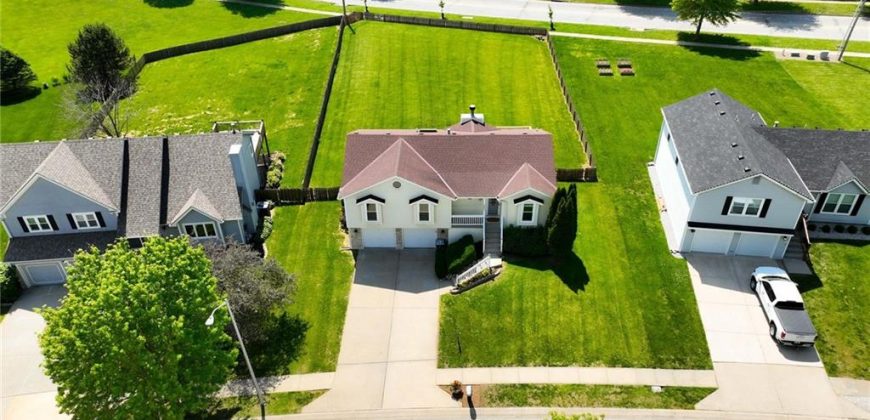 Homes for Sale in Kansas City, MO 64157 | 10912 N Farley Avenue