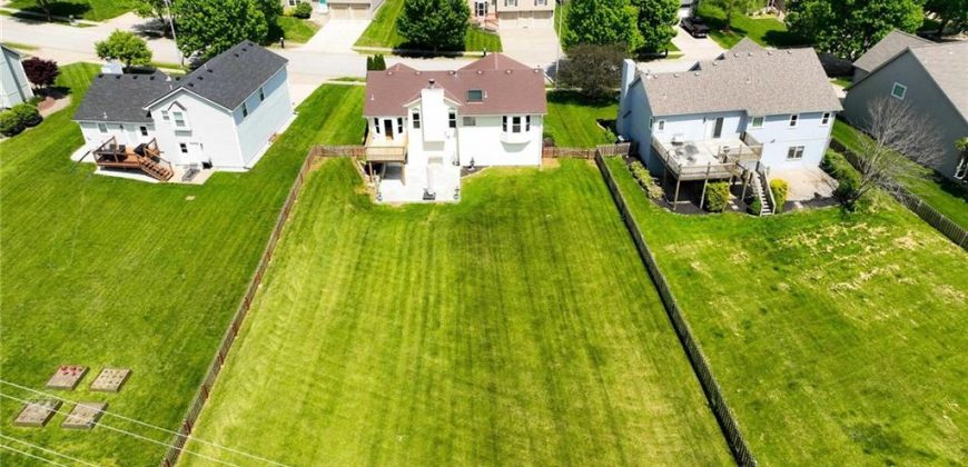 Homes for Sale in Kansas City, MO 64157 | 10912 N Farley Avenue