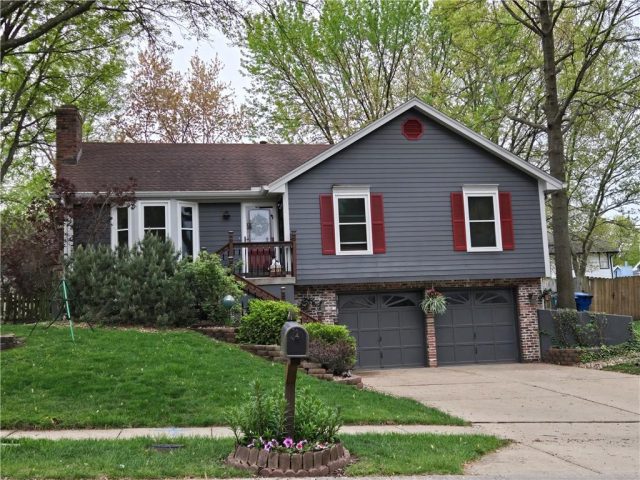 Homes for Sale in Liberty, MO 64068 | 1415  Lynette Street