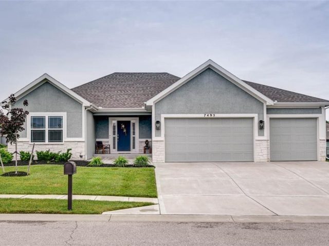 Homes for Sale in Parkville, MO 64152 | 7495 NW Douglas Court