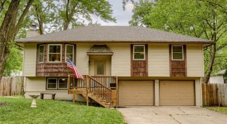Homes for Sale in Kearney, MO 64060 | 302 E 11th Street