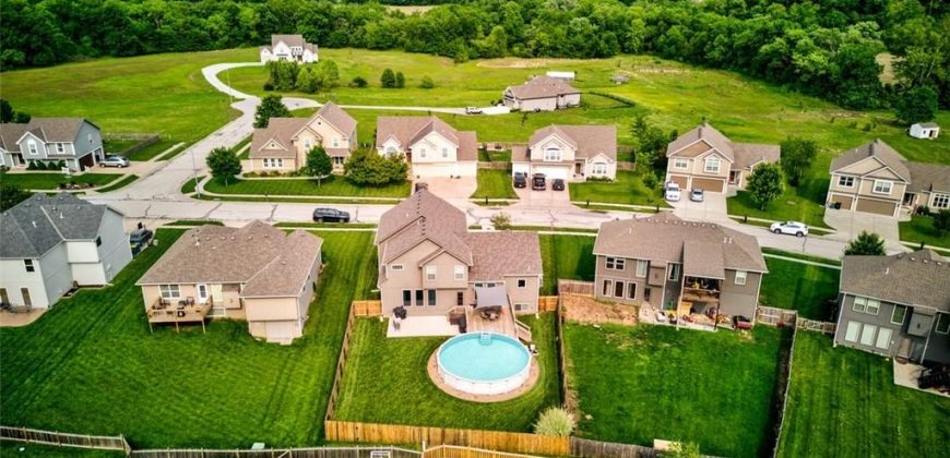 Homes for Sale in Smithville, MO 64089 | 14606  Green Castle Street