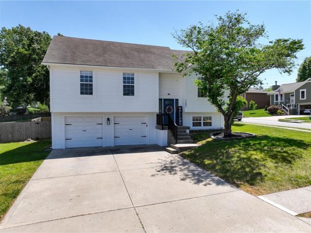 Homes for Sale in Kansas City, MO 64119 | 7601 NE 56th Street