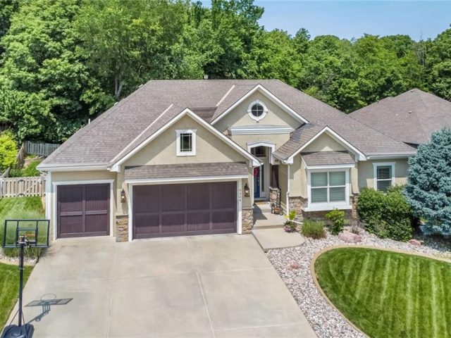 Homes for Sale in Kansas City, MO 64151 | 6304 N BRITT Avenue