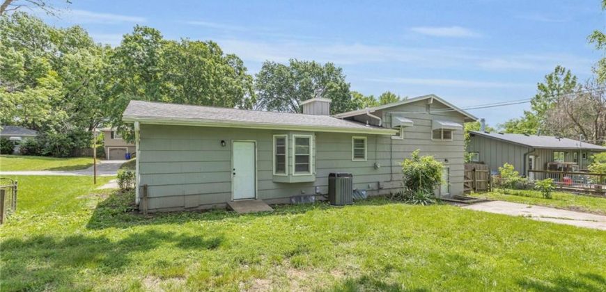 Homes for Sale in Kansas City, MO 64118 | 6404 N Wayne Avenue