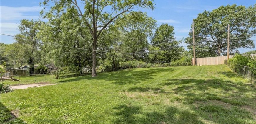 Homes for Sale in Kansas City, MO 64118 | 6404 N Wayne Avenue
