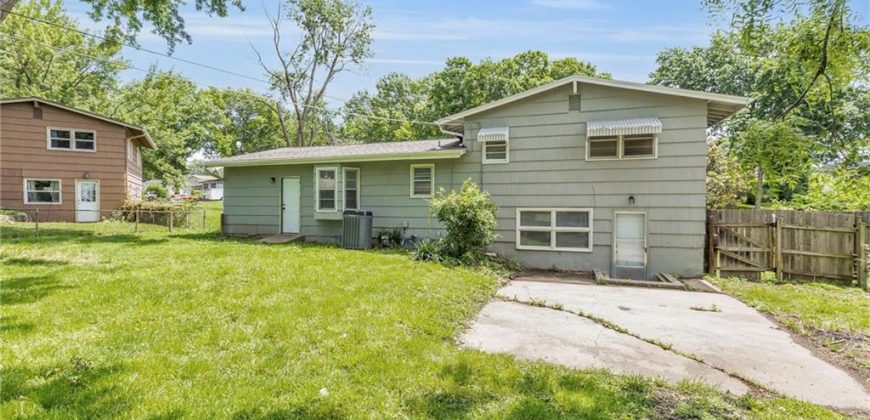 Homes for Sale in Kansas City, MO 64118 | 6404 N Wayne Avenue