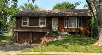 Homes for Sale in Kansas City, MO 64155 | 8425 N Tracy Avenue